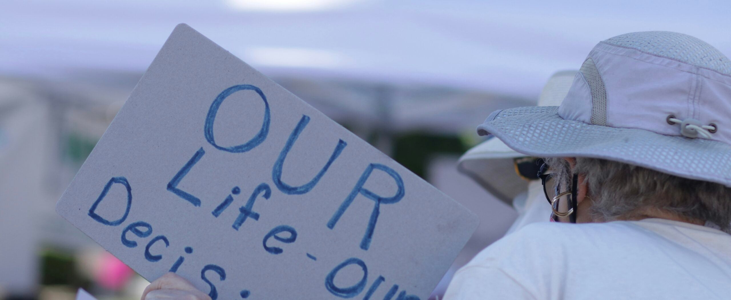 CDSおよびAD候補者のVPが新しい中絶の国民投票を求めています