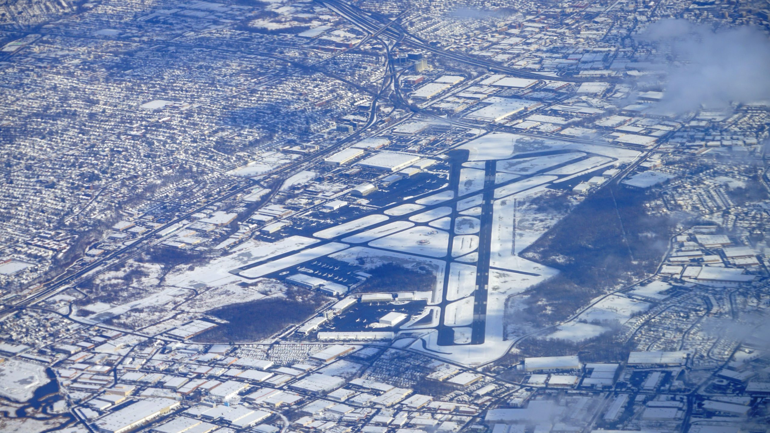 5つの理由テターボロがニューヨーク市に飛んでいるプライベートジェットに最適な空港である