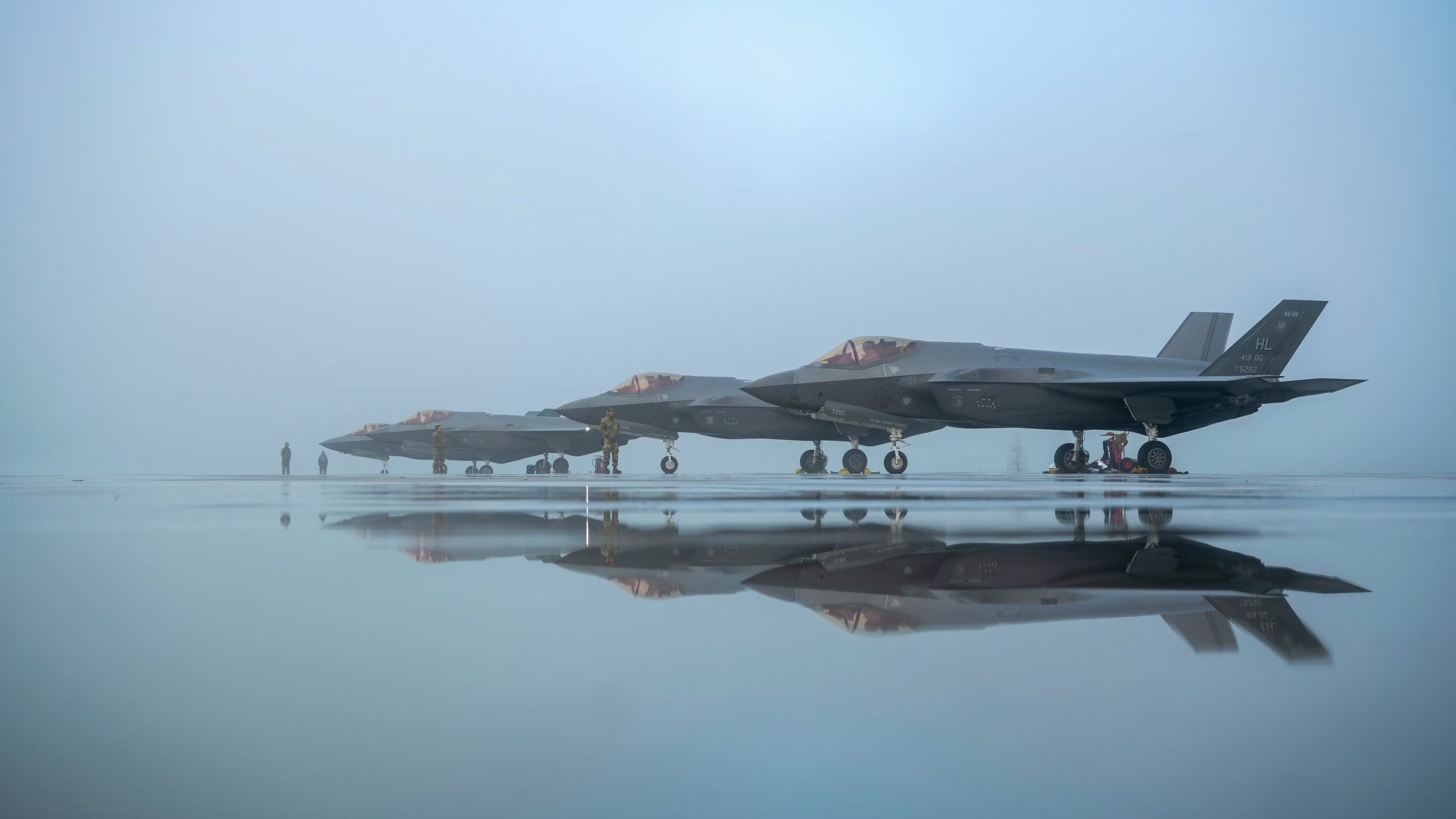 空軍長官の下で米国の防衛課題を強調する