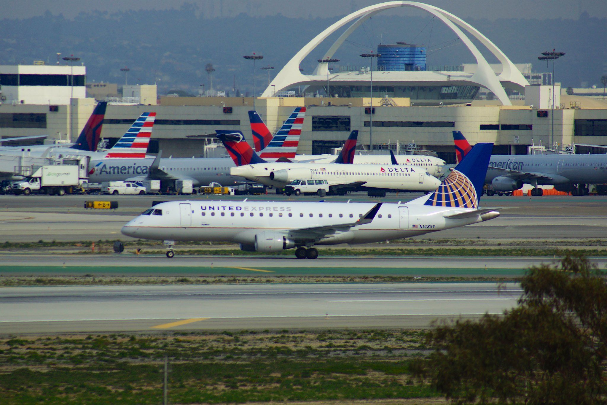 10の最も短いEmbraer E175カリフォルニア内ルート
