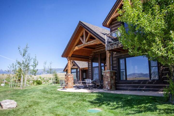 春と夏にモンタナで最高のウォーターフロントレンタル