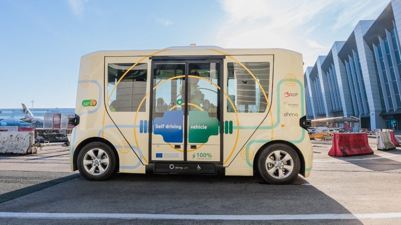 ブリュッセル空港トライアル新しい電動自動運転シャトル