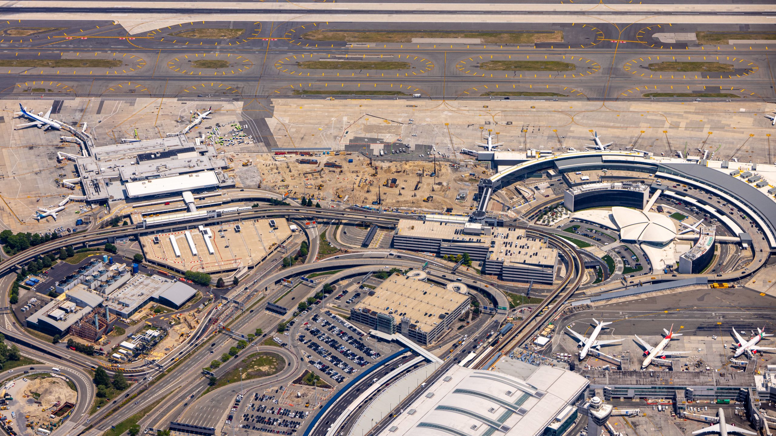 JFKの新しい荷物の消毒システムは、荷物の99.9％を荷物から数秒で排除します