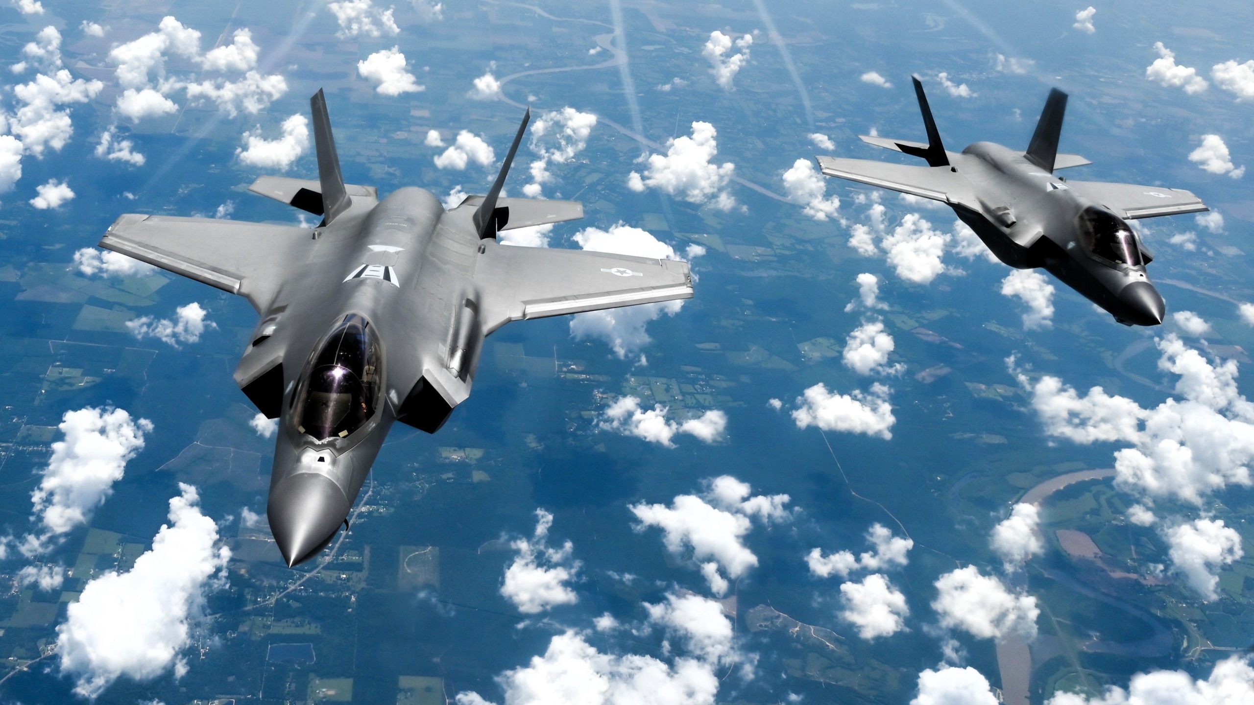 軍用機は追跡できますか？それはセキュリティリスクですか？