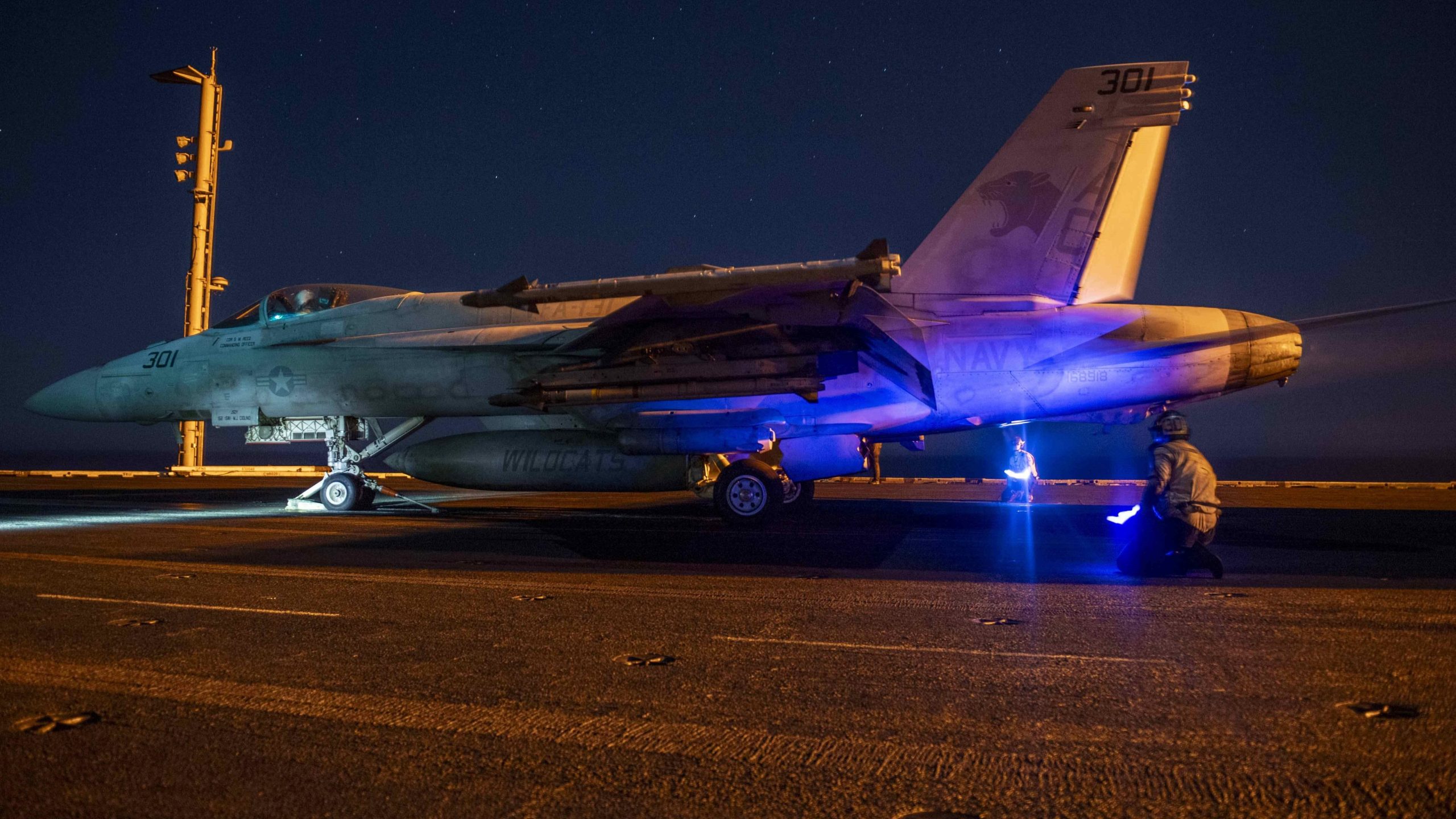 29年の奉仕：ボーイングF/A-18スーパーホーネットを運営するのは誰ですか？