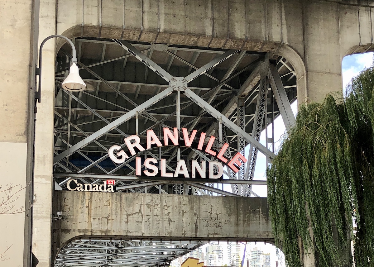 バンクーバーのグランビル島のレストランで試してみる13の食べ物と飲み物