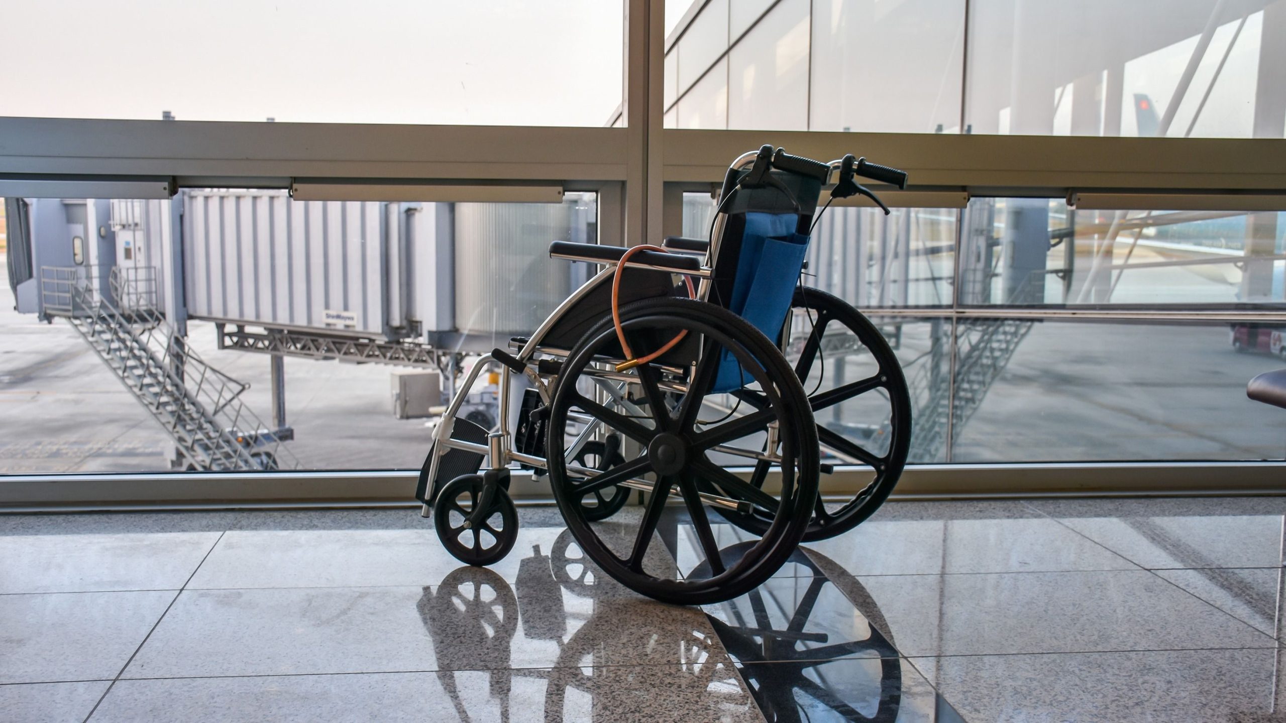 教授は、モビリティの制限がある人のための空の旅を改善するために250万ドルの助成金を受け取ります