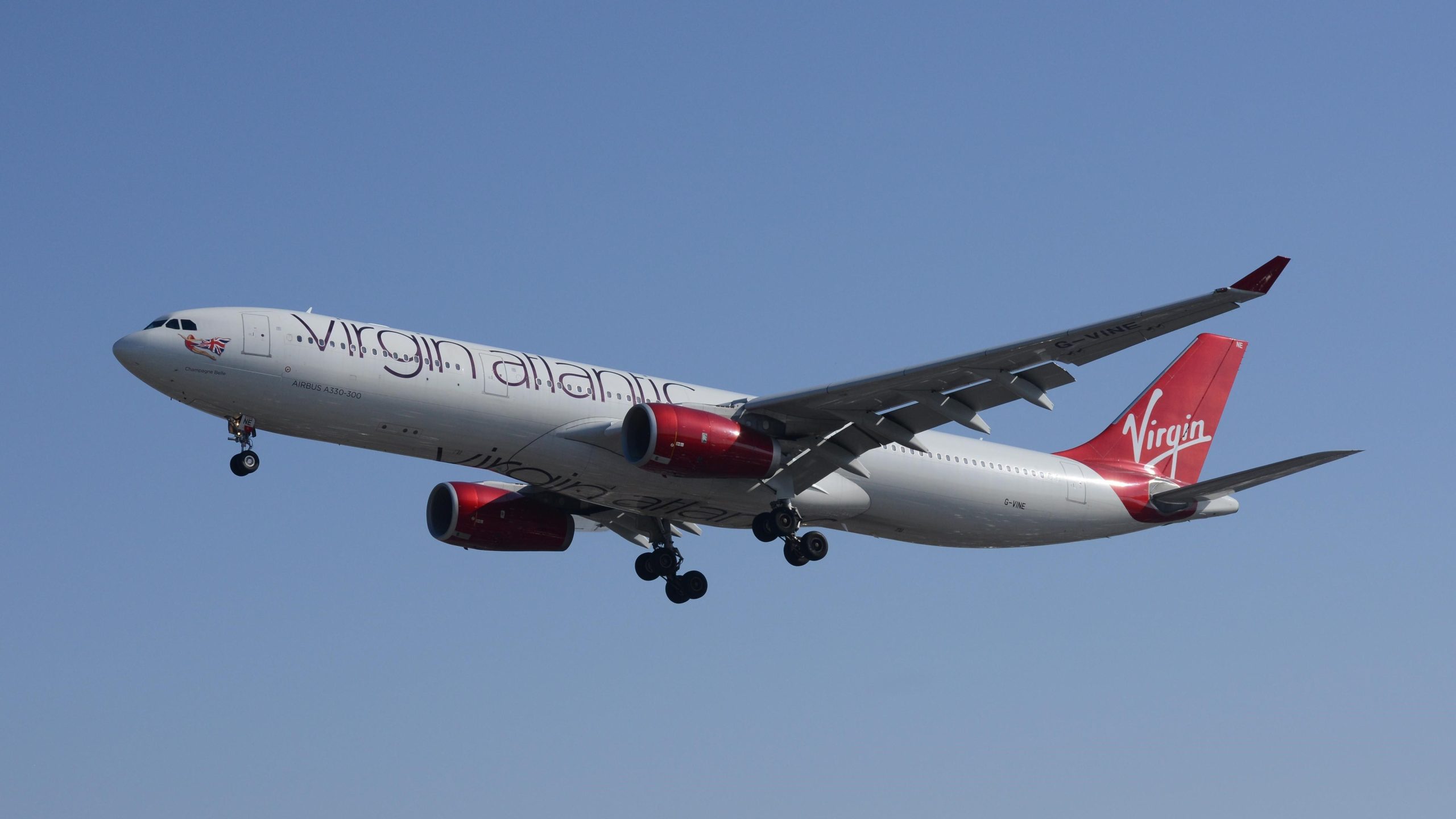 先祖返り：アトランタに縛られたエアバスA330を覆い隠した水の大砲の敬礼方法