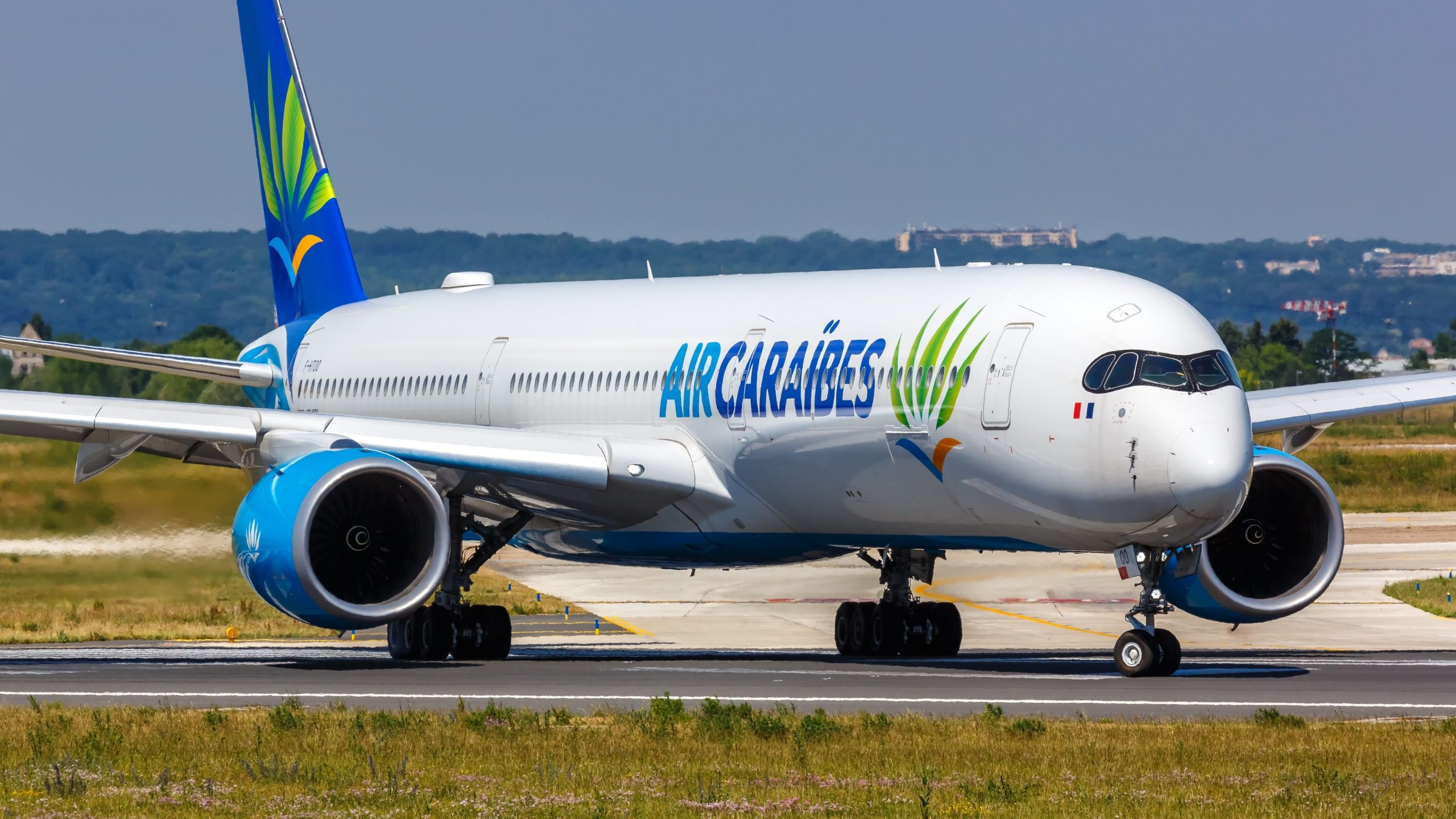 80航空機：今月、エアバスA350-1000を使用している航空会社はどれですか？