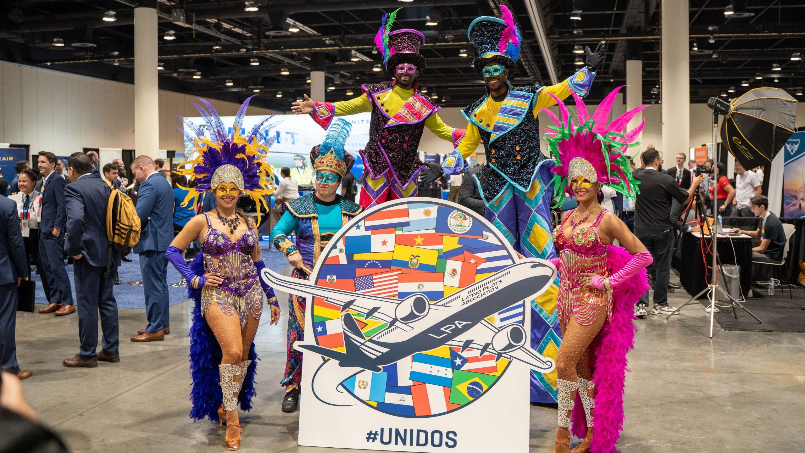 ラテン系パイロット協会は、将来の飛行士を刺激し、教育するために第2博覧会を計画しています
