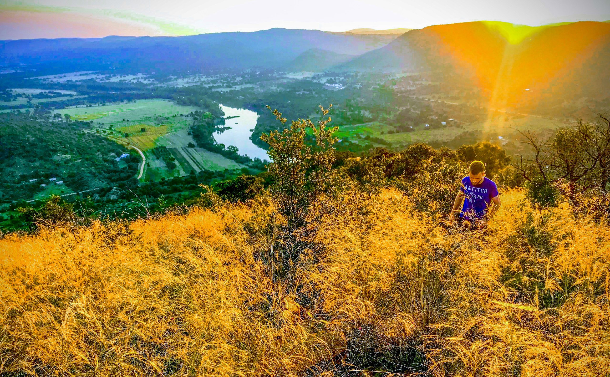 地球上で最大のクレーターは、あなたが期待していない場所に見通しに隠れています