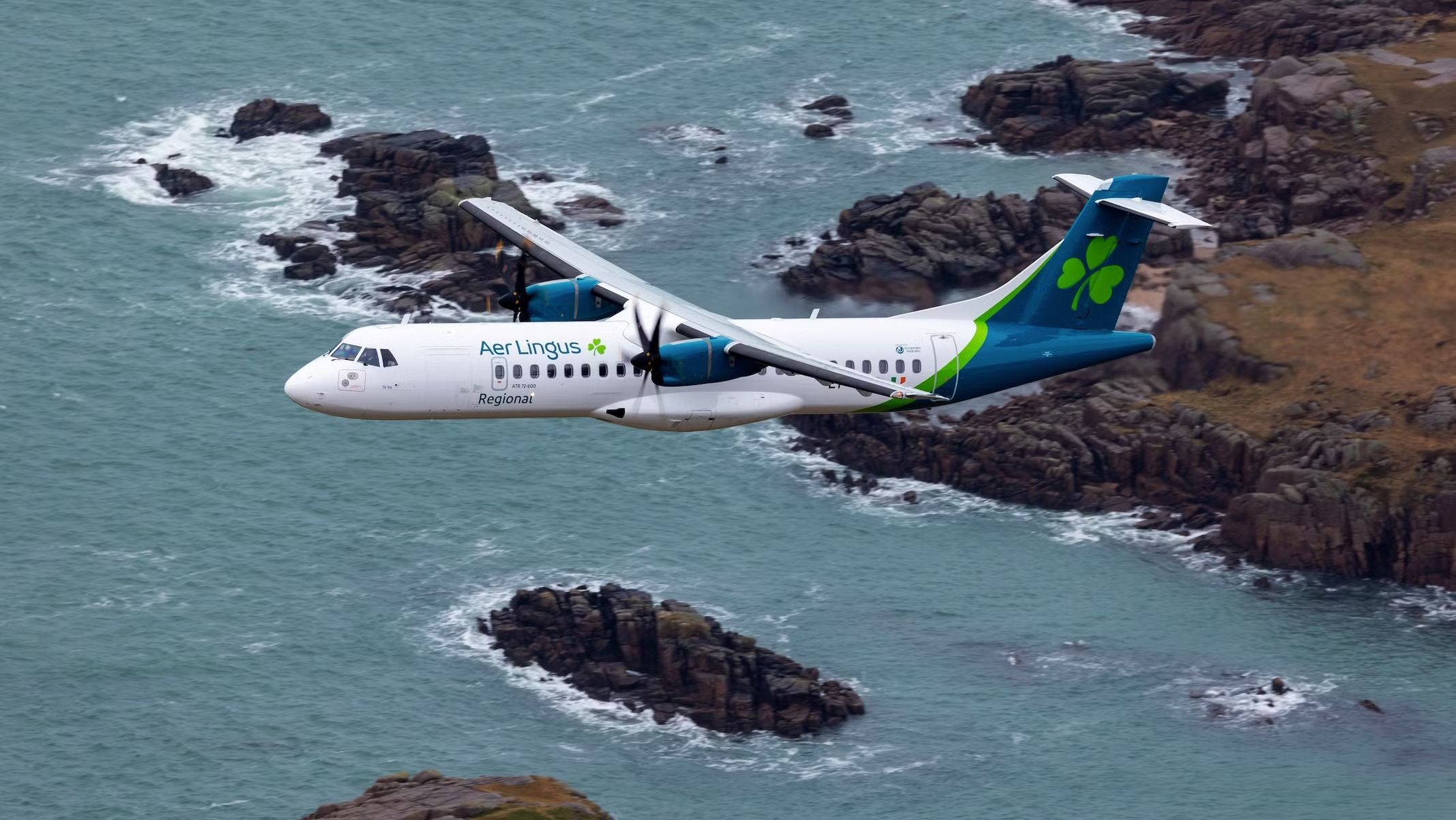 エメラルド航空のATR72シーズンホイールは、ベルファストシティで崩壊します