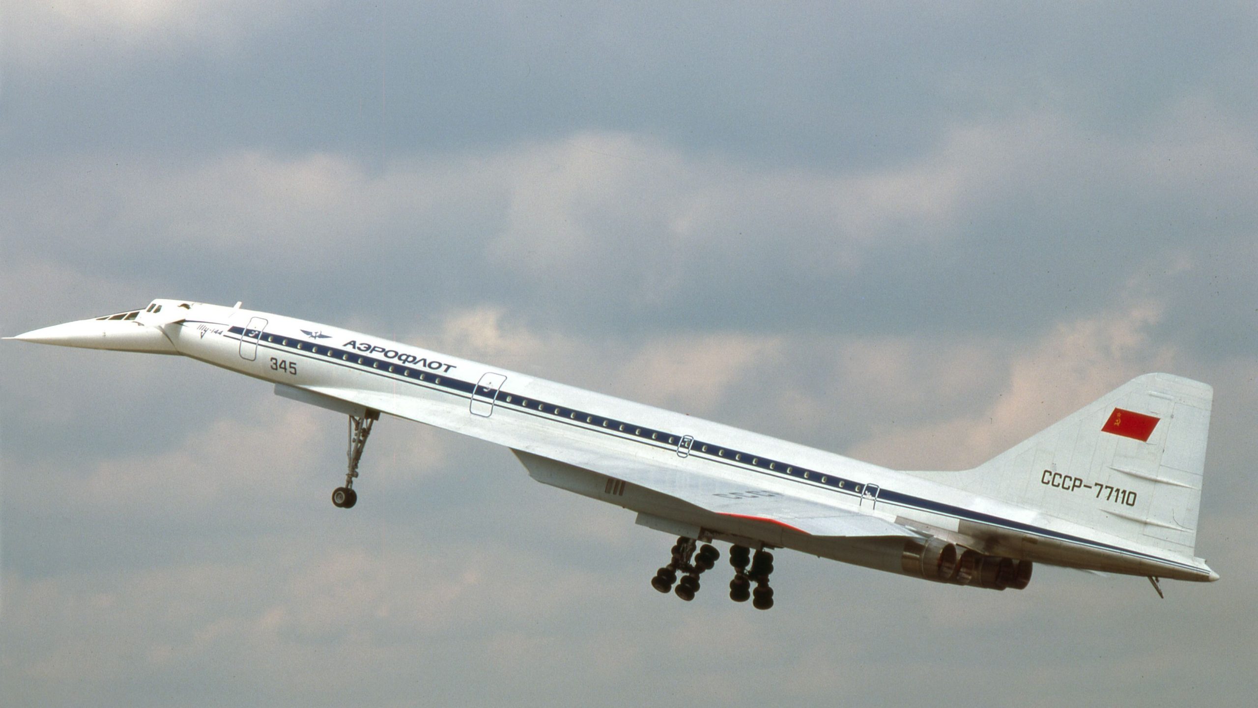 Tupolev Tu-144：ソビエトの超音波コンコルドの競争相手の物語