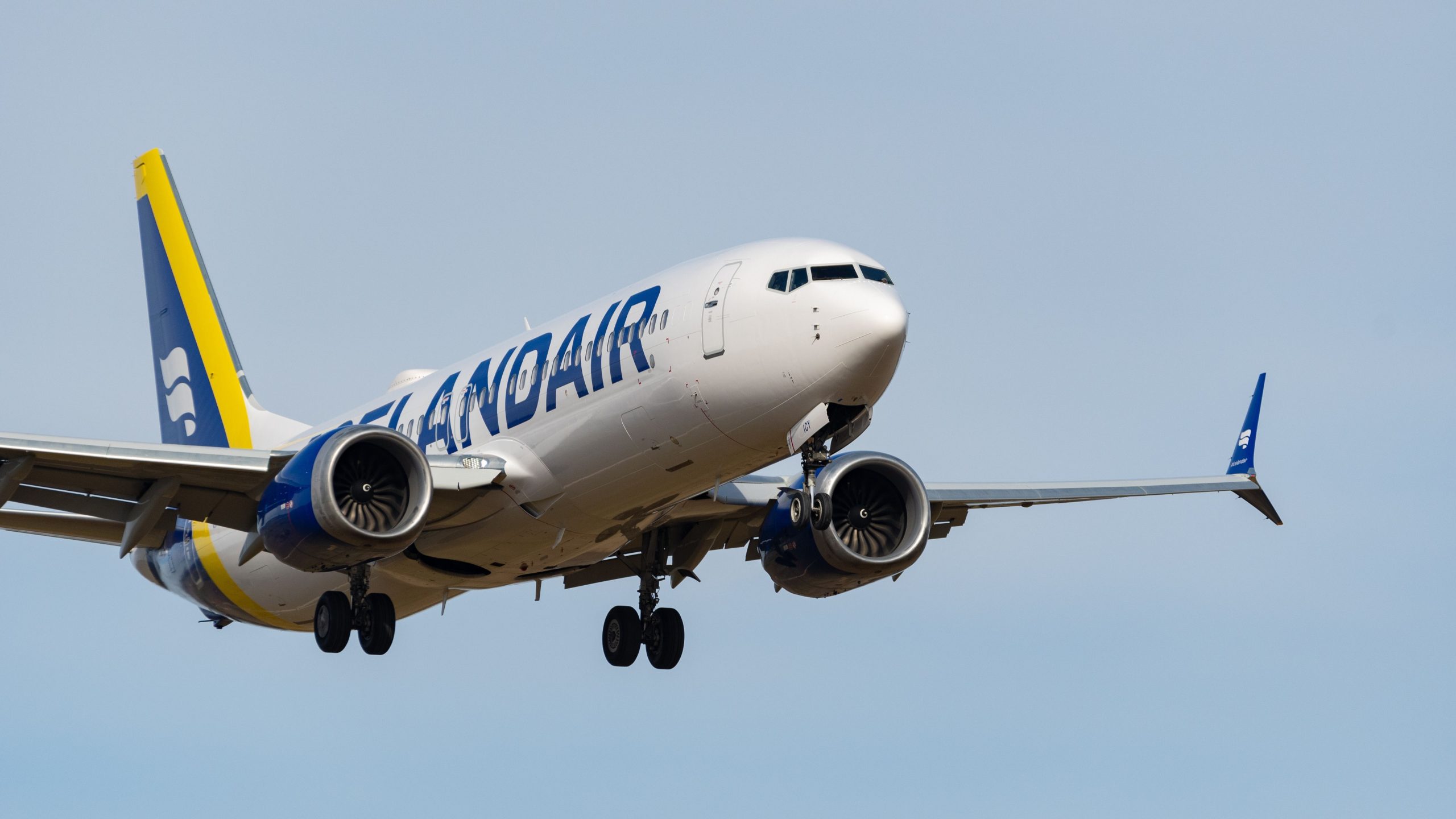 上で：アイスランドエアは昨年2022年よりも17％多くの乗客を運びました