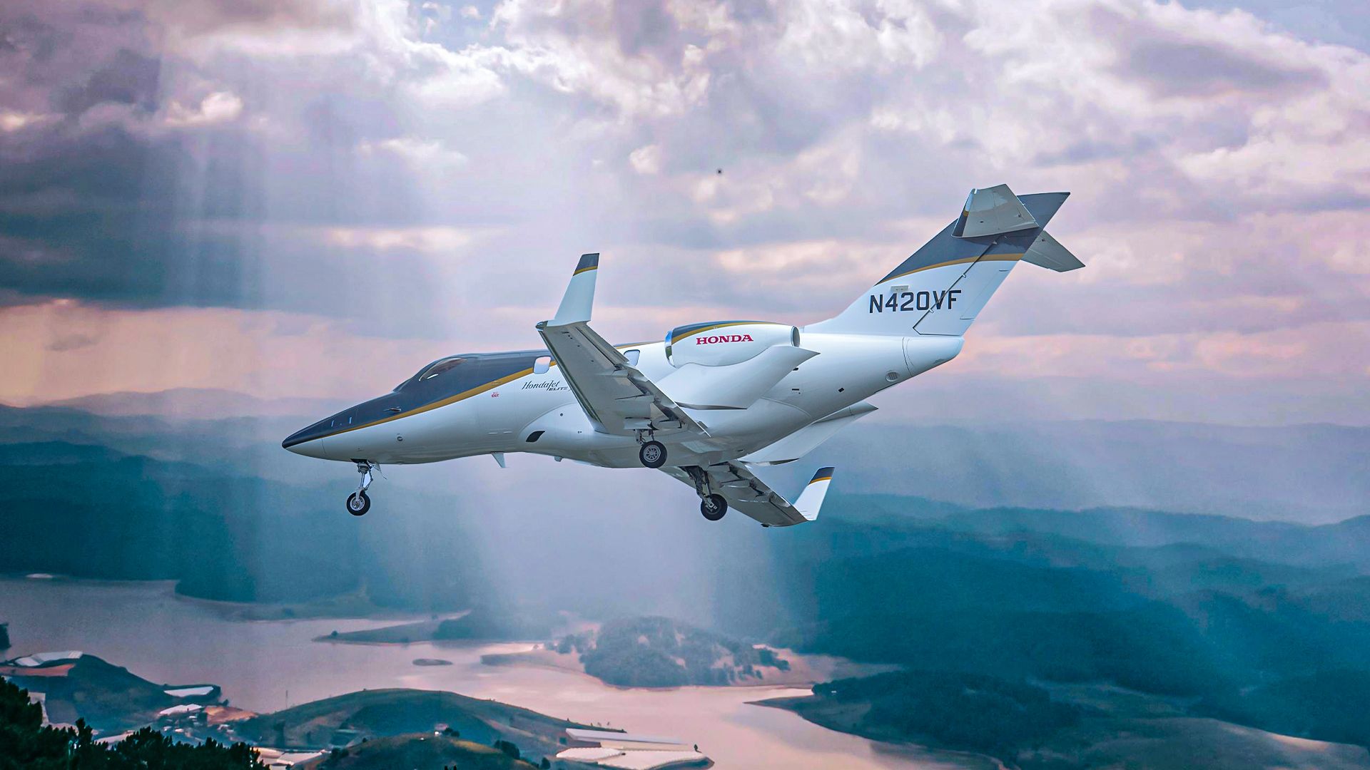 分析：これらは、最も遠い範囲の5つの非常に軽いビジネスジェットです