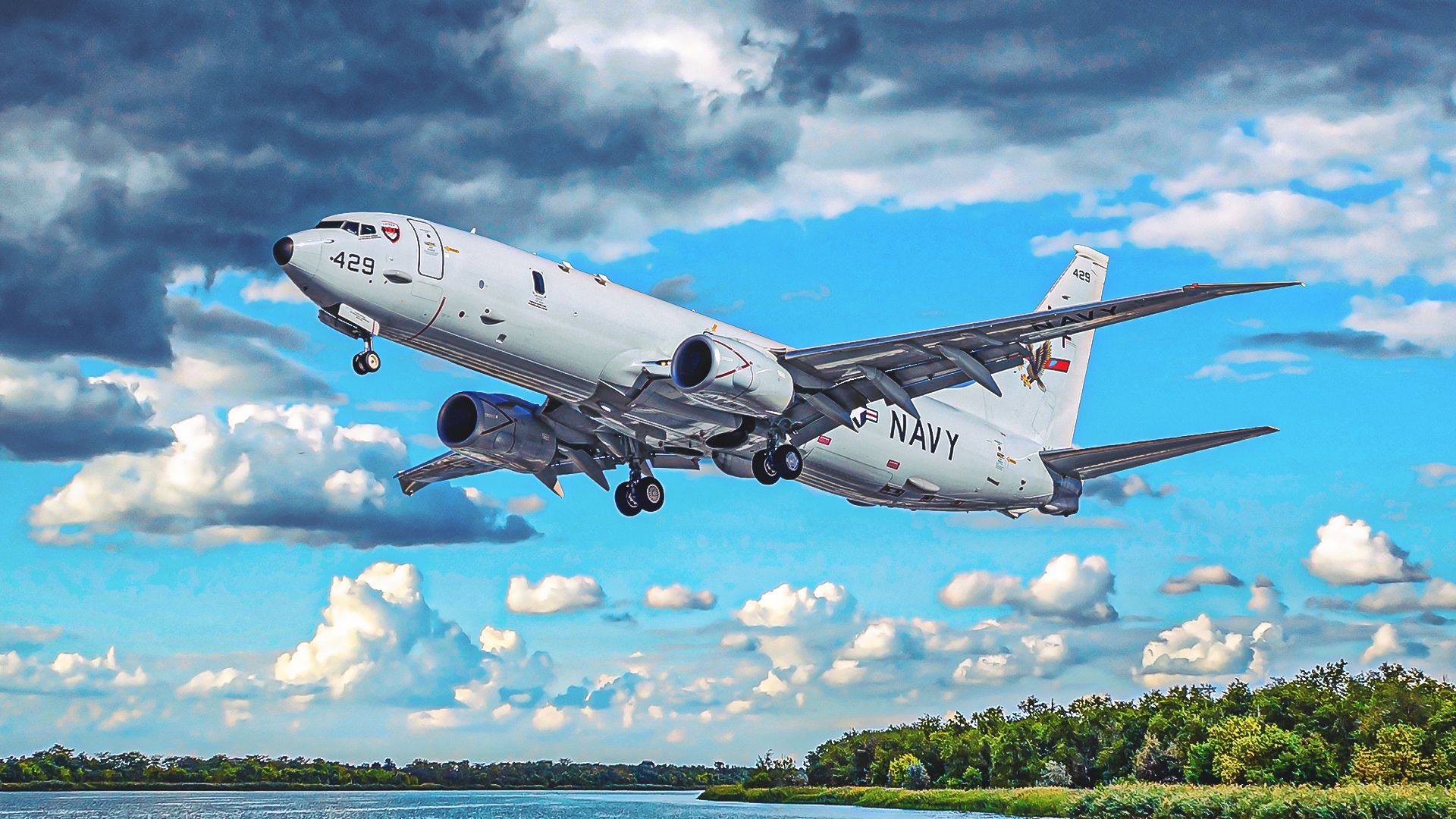 米海軍のP-8ポセイドンで使用されている反submarine技術は何ですか？