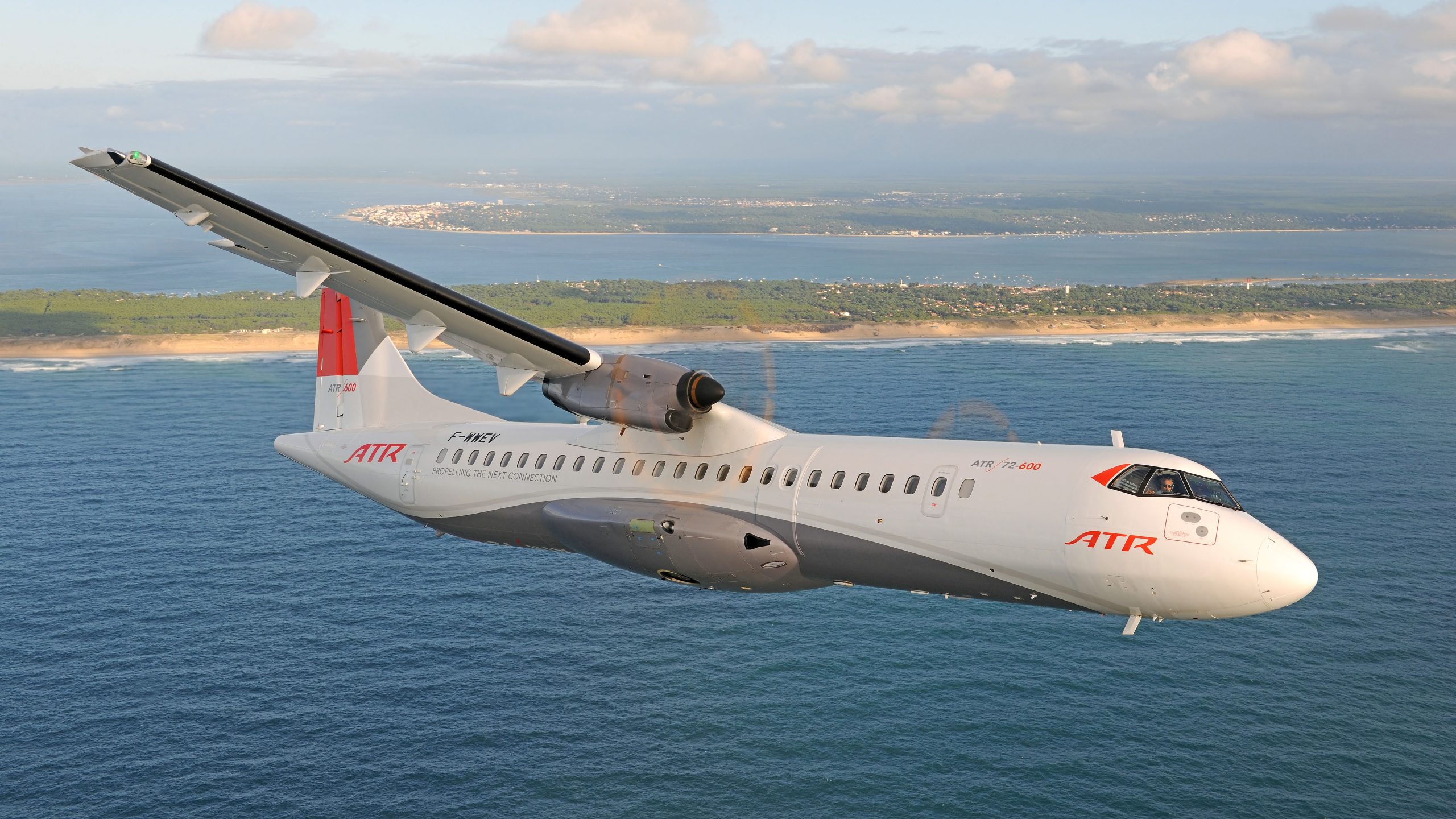 ATRは、最初のすべてのビジネスクラス72-600の詳細を明らかにします