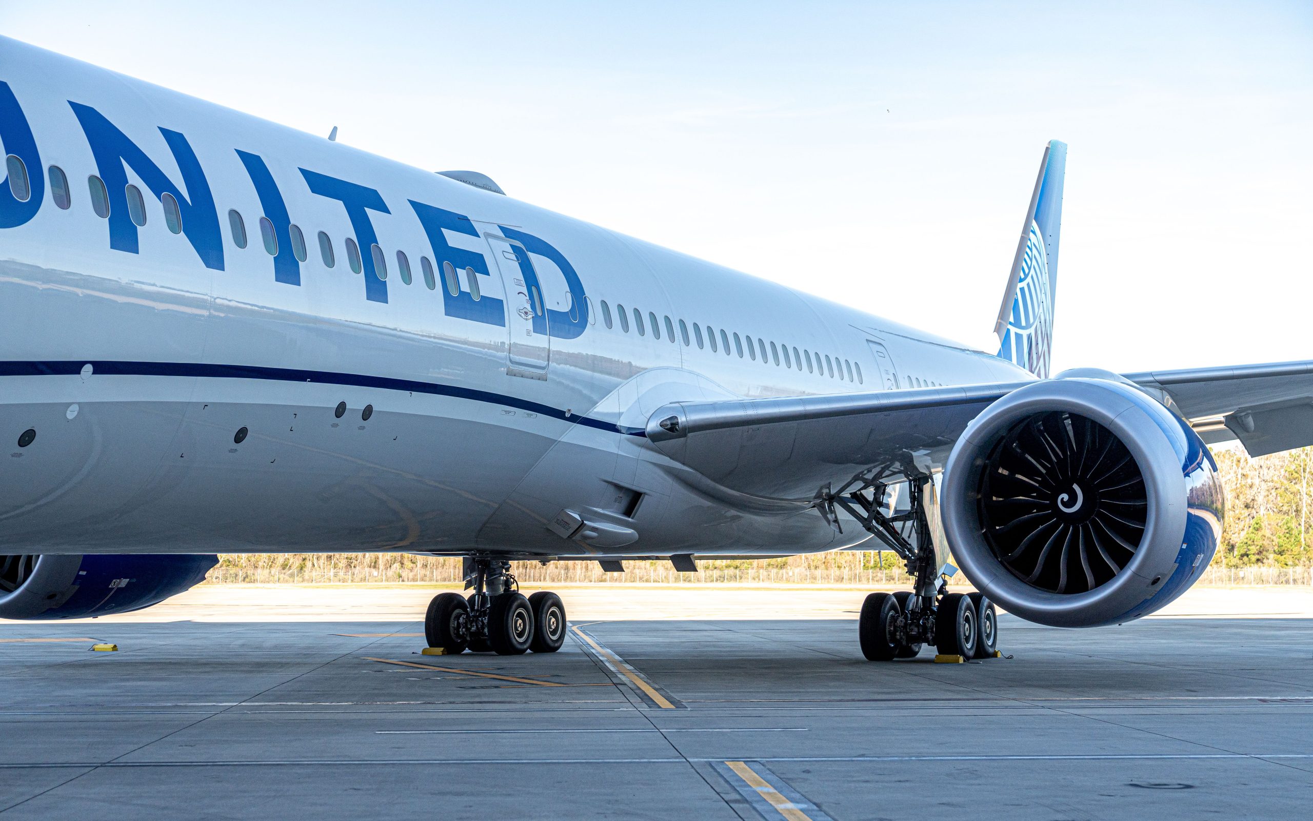 どの航空会社が最も長い787-10ルートを飛ばしますか？