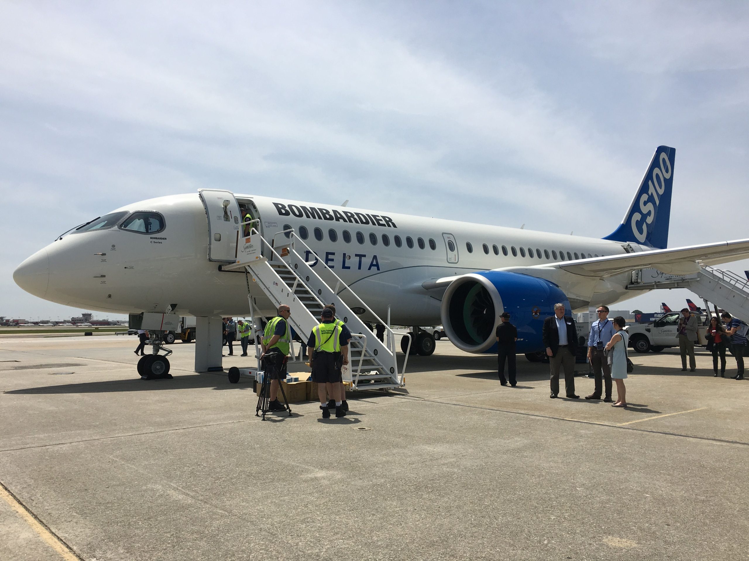 エアバスA220は、地域航空のEmbraer E2と比較してどのように比較されますか？