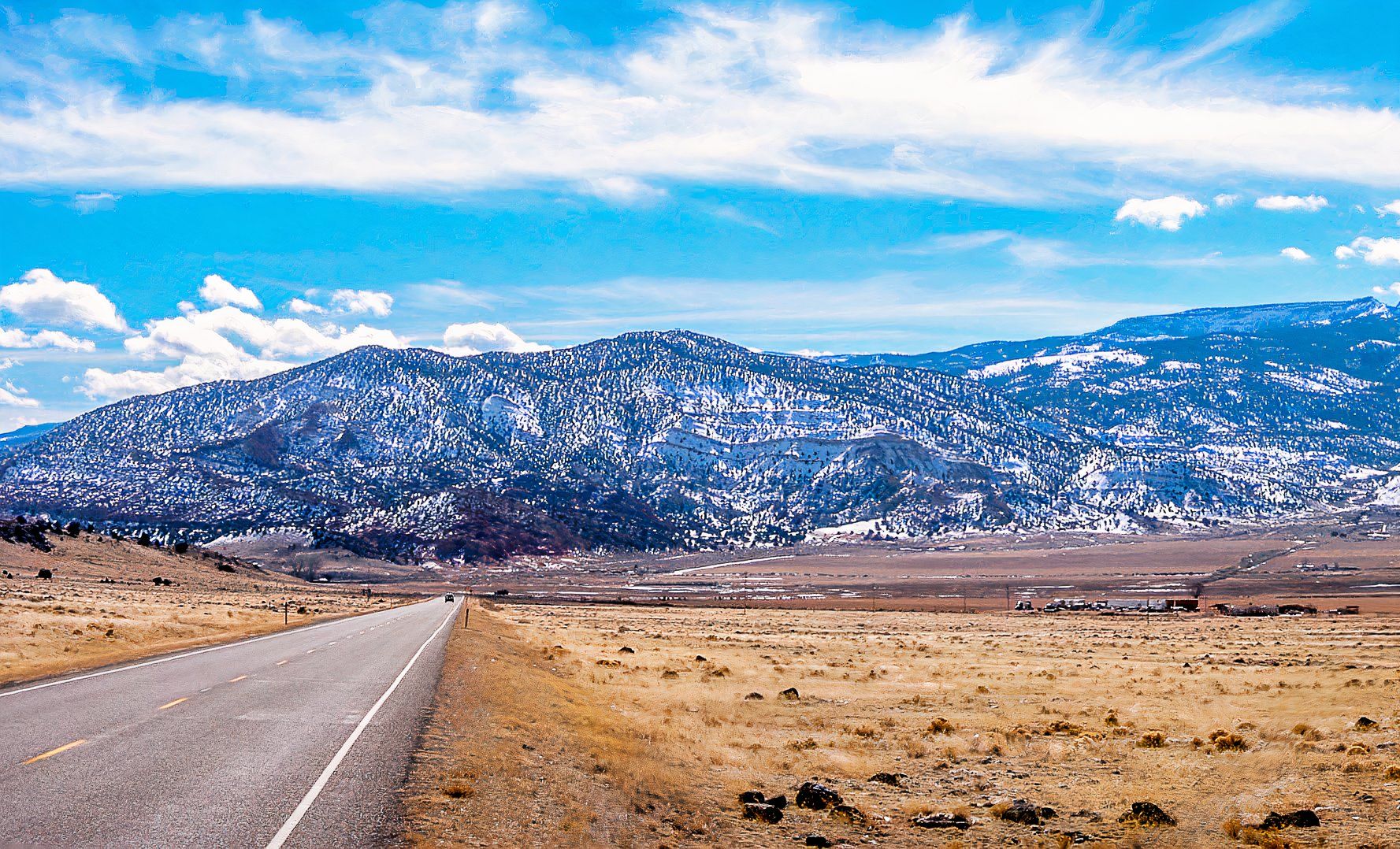 ユタ州のトップ国立公園の2つの間の世界最高のサイクリングトレイルの1つ