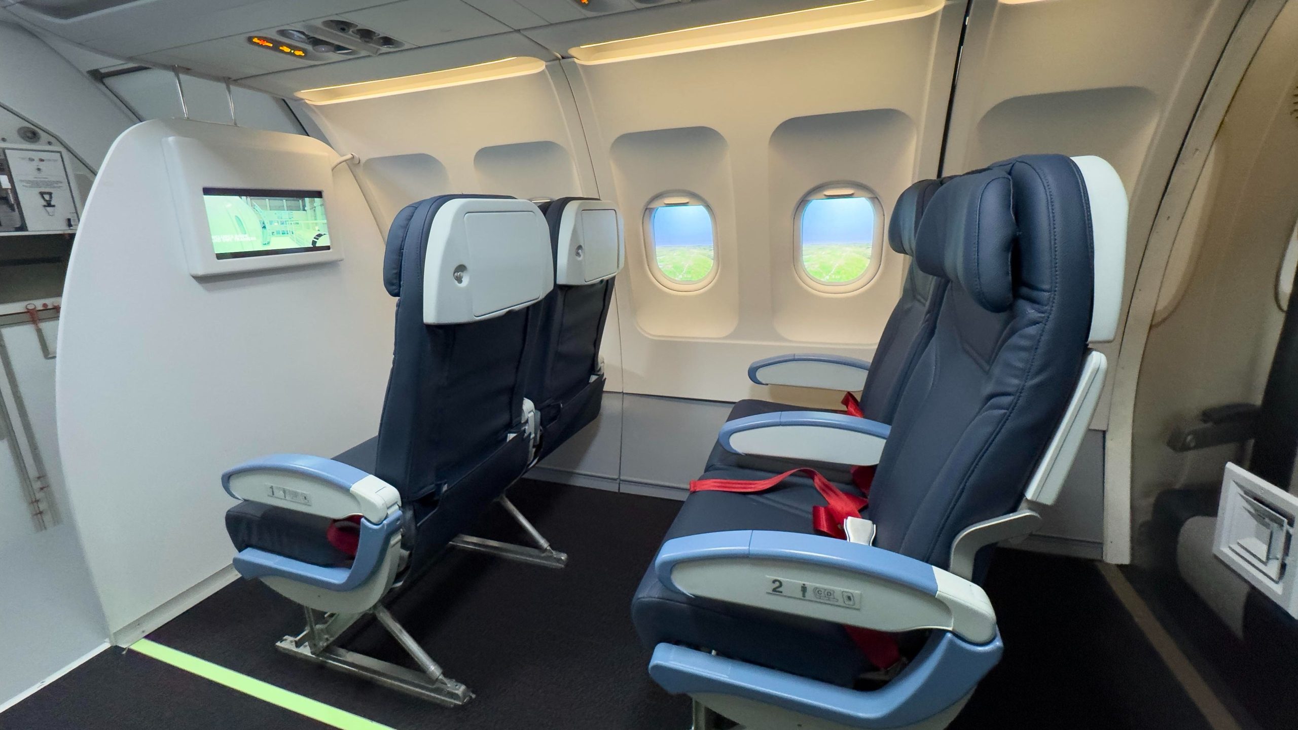 ニューアークリバティー国際空港がターミナルで2番目の官能室をデビューします