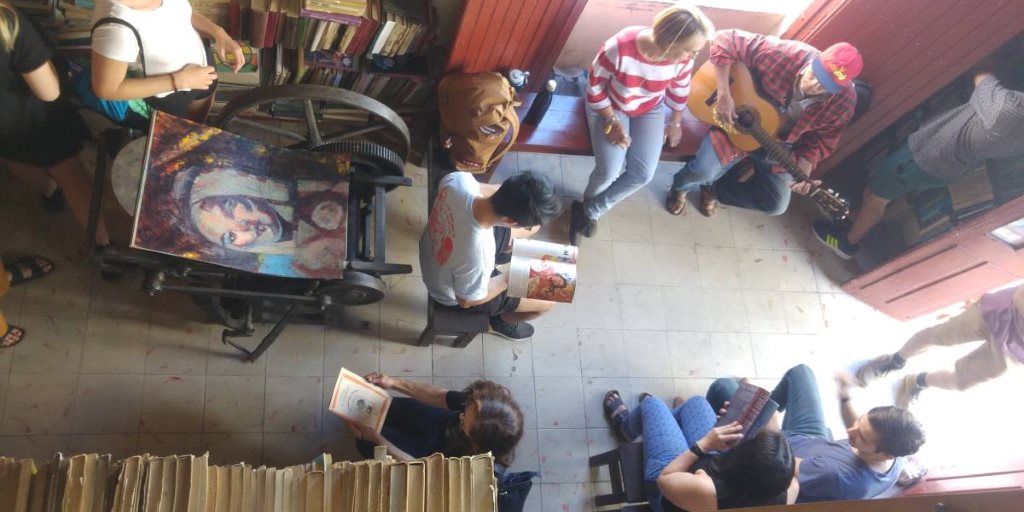 キューバ私があなたのために持っている愛は本物のキューバを探しています、奨学金の勝者エヴァンジェリン・ヨンは、彼女自身が好奇心の対象であることを発見しました。