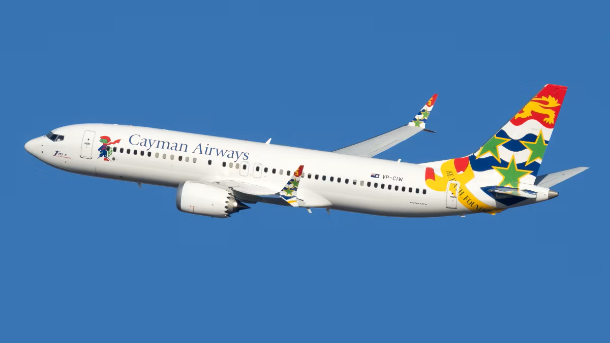 ケイマンエアウェイズボーイング737マックス8ロサンゼルスの破損したフロントガラスの土地