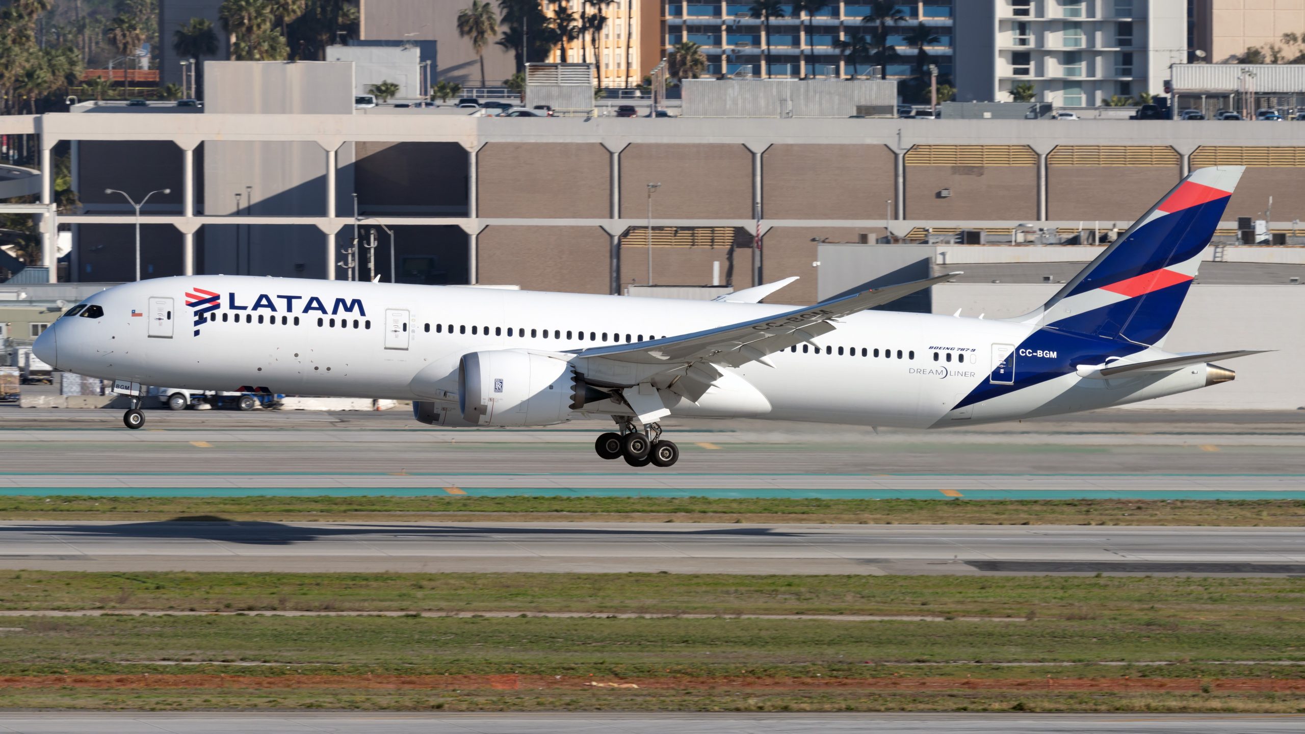 航空機あたり1500万ドル：Latam Airlinesが第2ボーイング787-9ドリームライナーをデビューし、エコノミーキャビンを改装します