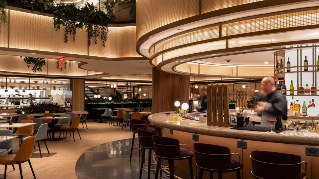 優先パスラウンジは通常混雑していますか？