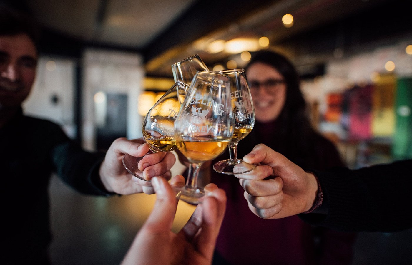 アイルランドで最もクールなウイスキー蒸留所ツアーの5つ：エメラルドアイルで必見