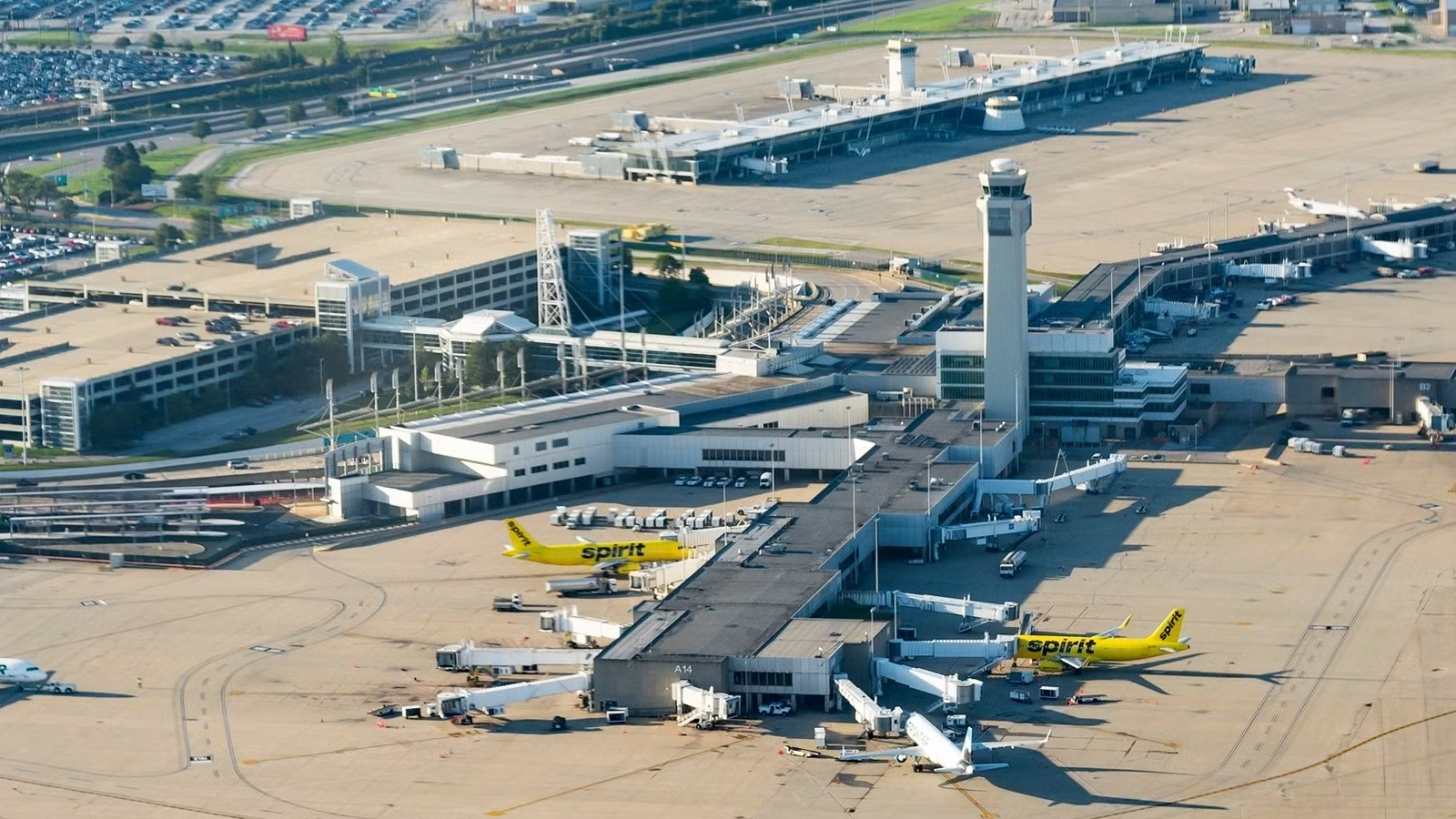 クリーブランドホプキンス国際空港は、乗客の7％以上の減少を航空会社の非難