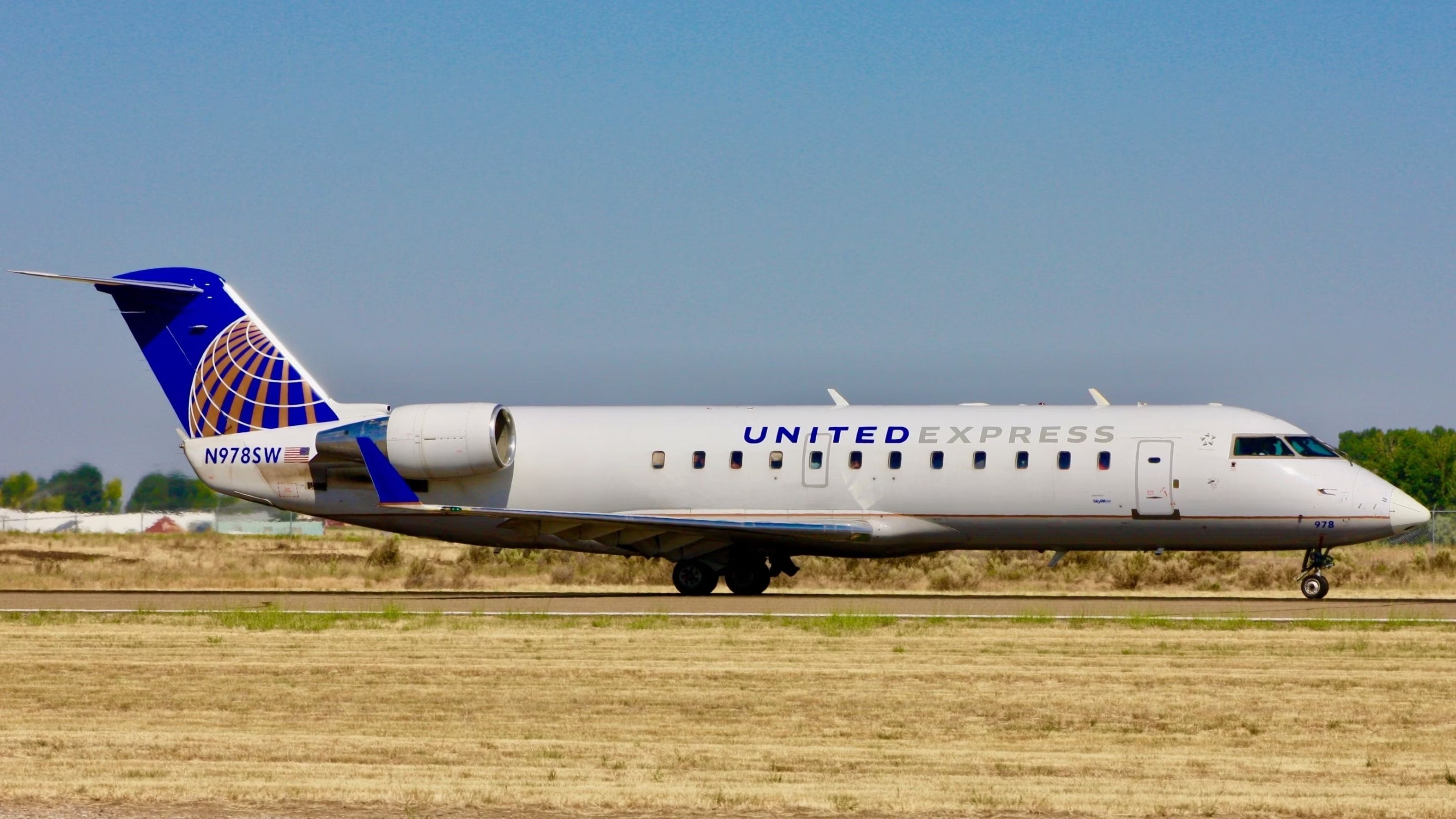 8歳は、Skywest Airlines Flightで医療緊急事態の後に亡くなります