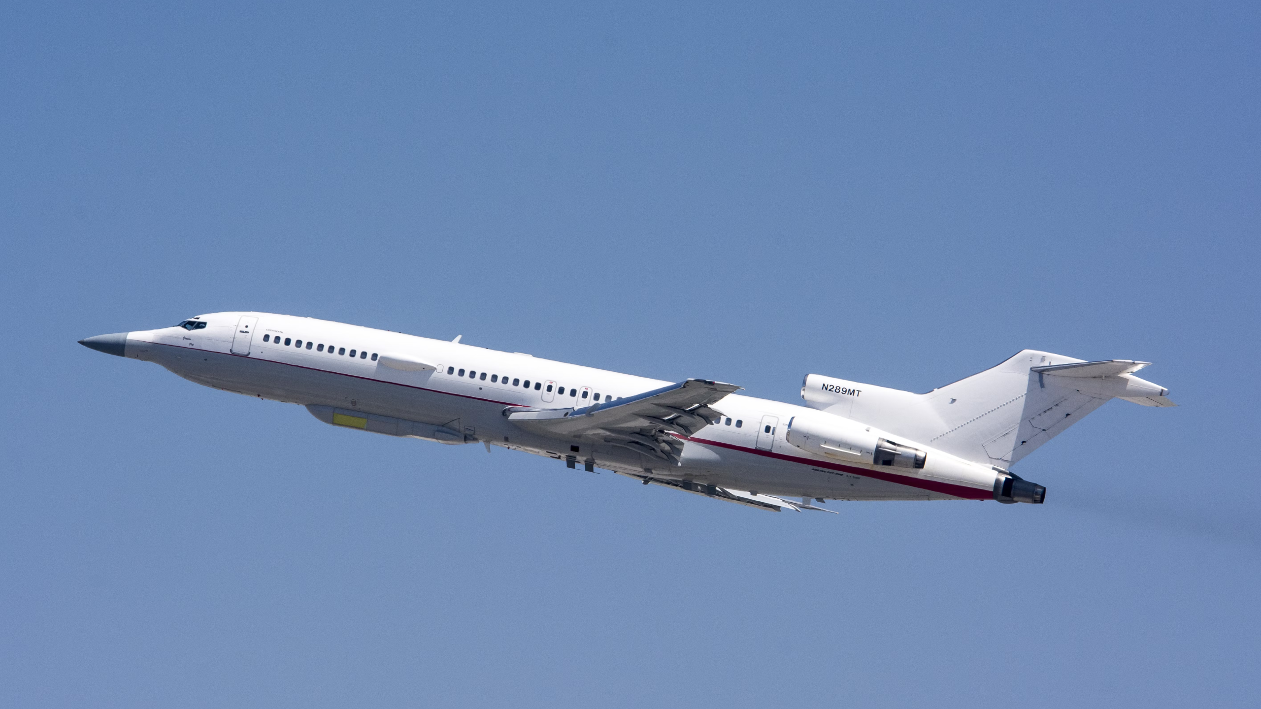 Voodoo 1：先のとがった鼻を持つRaytheon Technologies Boeing727