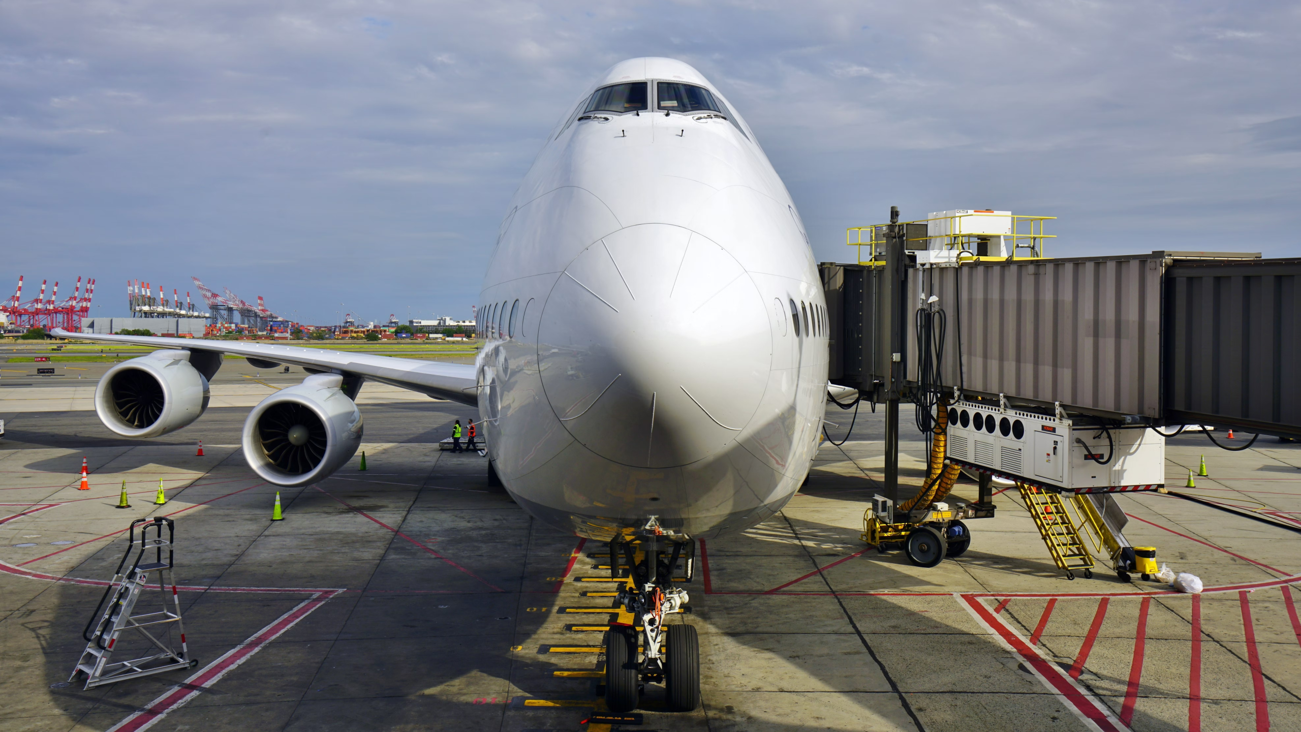 なぜボーイング747が上部デッキに乗っていないのですか？