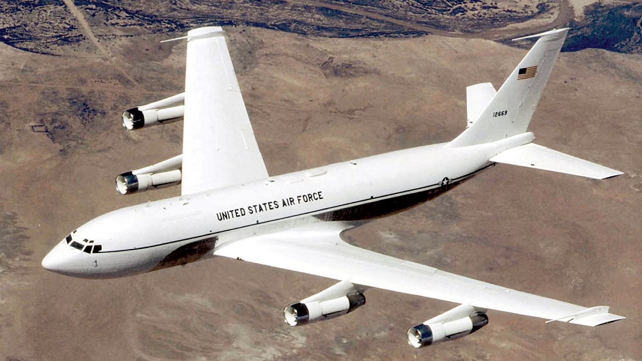 他に類を見ない飛行機：操作用ガラスとは何ですか？