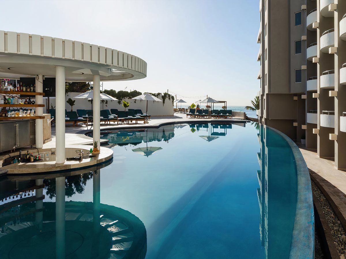 コラゾンカボリゾート＆スパ：カボサンルーカスの中心にあるオーシャンサイドの楽園