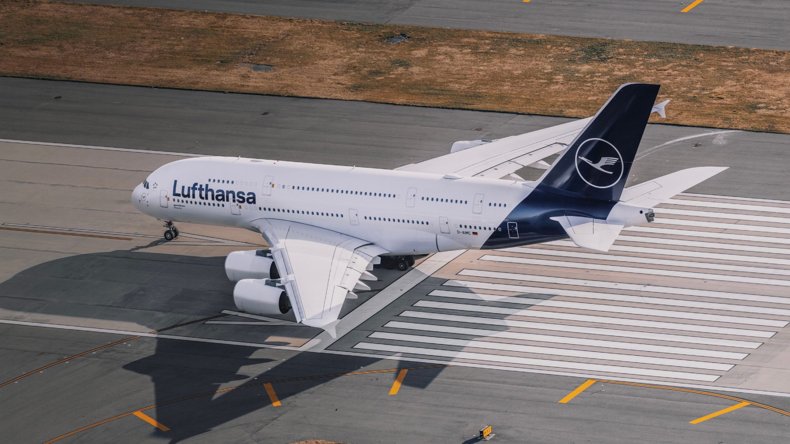 Lufthansa Airbus A380は、乗客が飛行中に死ぬとバンコクに戻ります