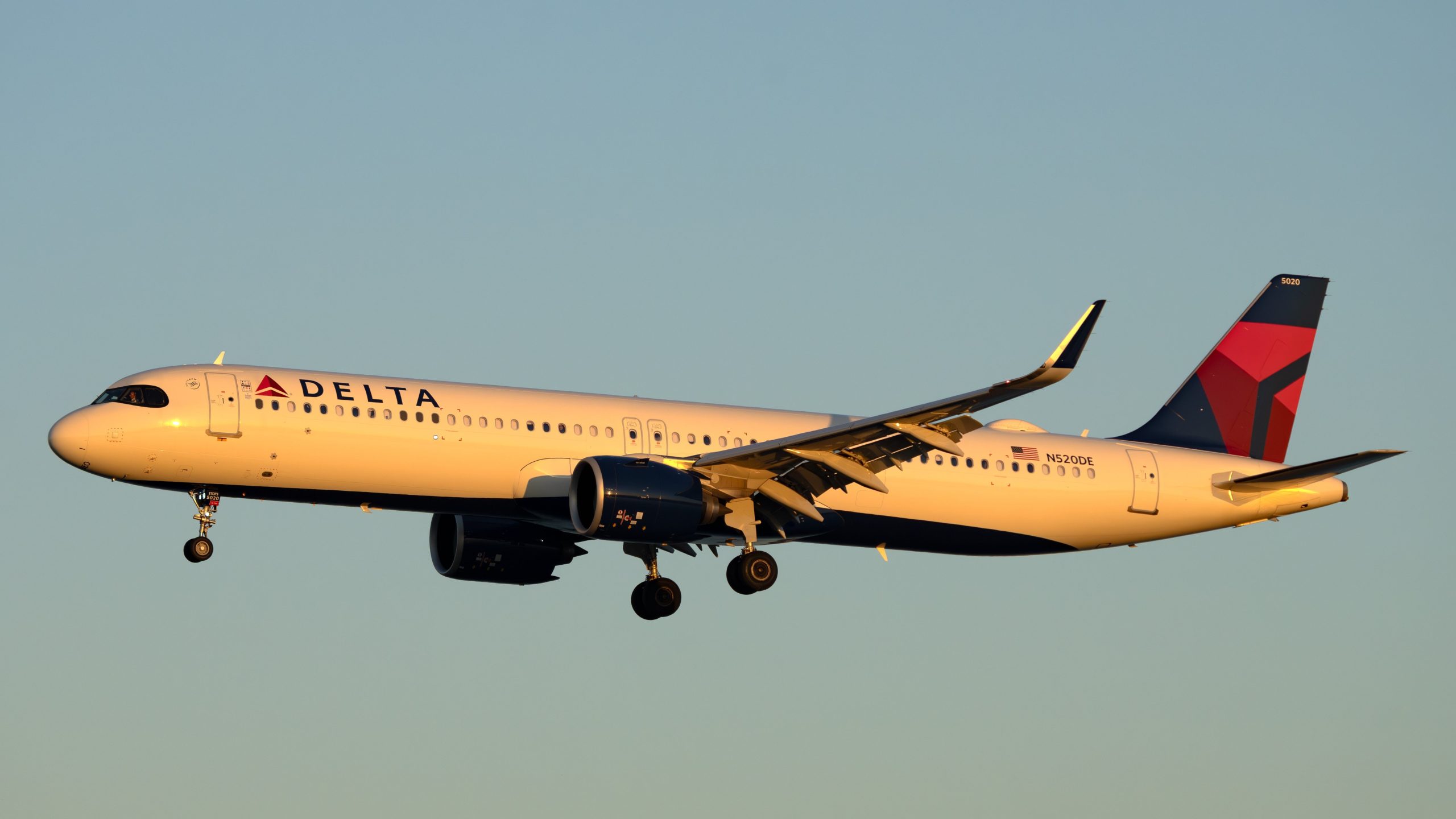 デルタエアラインエアバスA321neoは、キャビンの煙が2日間の接地を促した後にサービスに戻ります