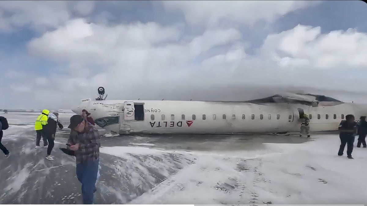 Delta Endeavor CRJ900は着陸時にトロントでクラッシュします：私たちがこれまでに知っていることはすべて