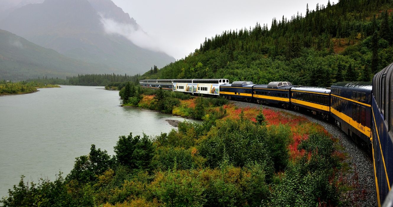 ハイキングを忘れる：代わりに国立公園でこれらの風光明媚な列車に乗る