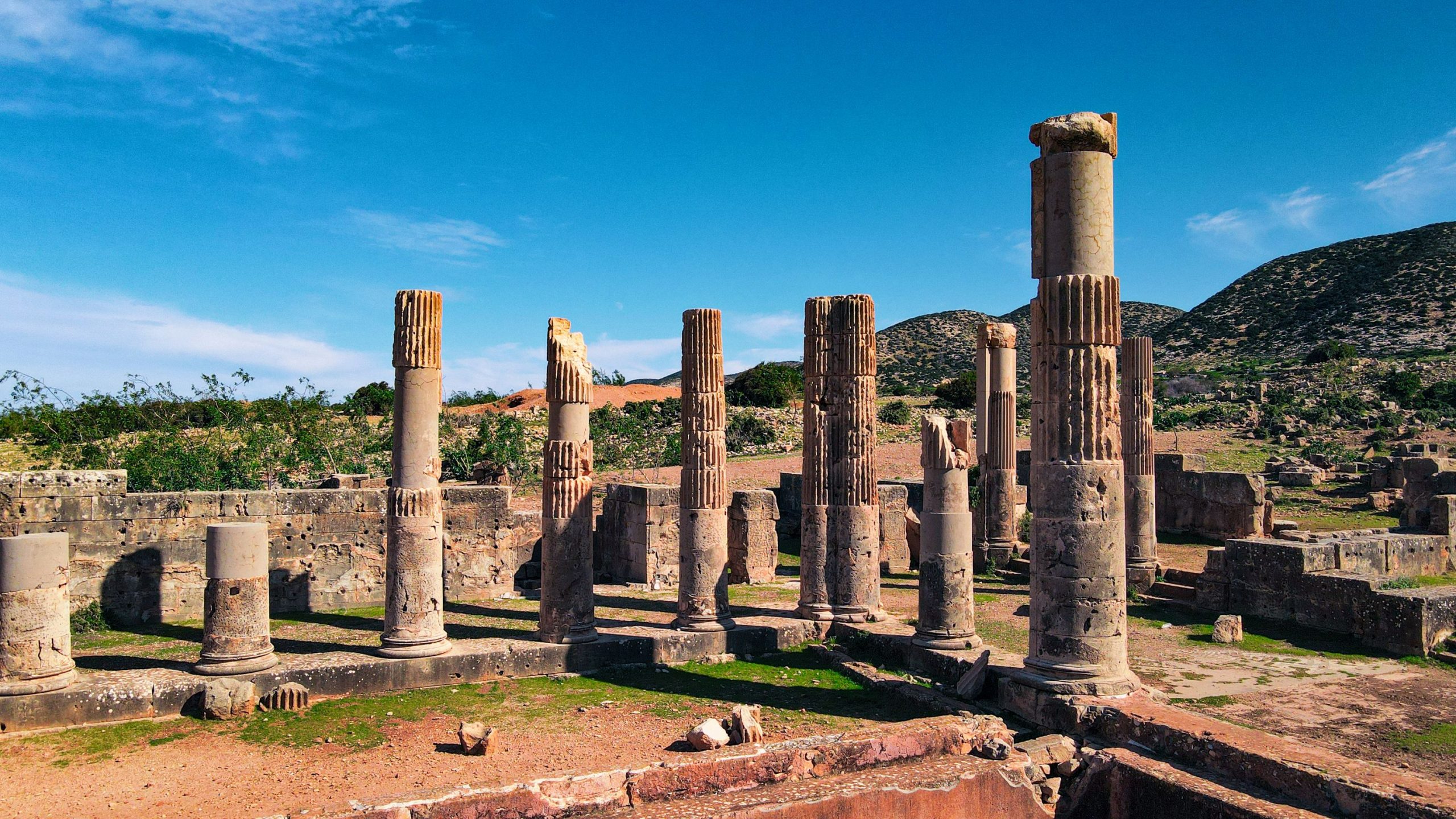 この古代都市は、神秘的なマスクと高度なテクノロジーで専門家を驚かせました