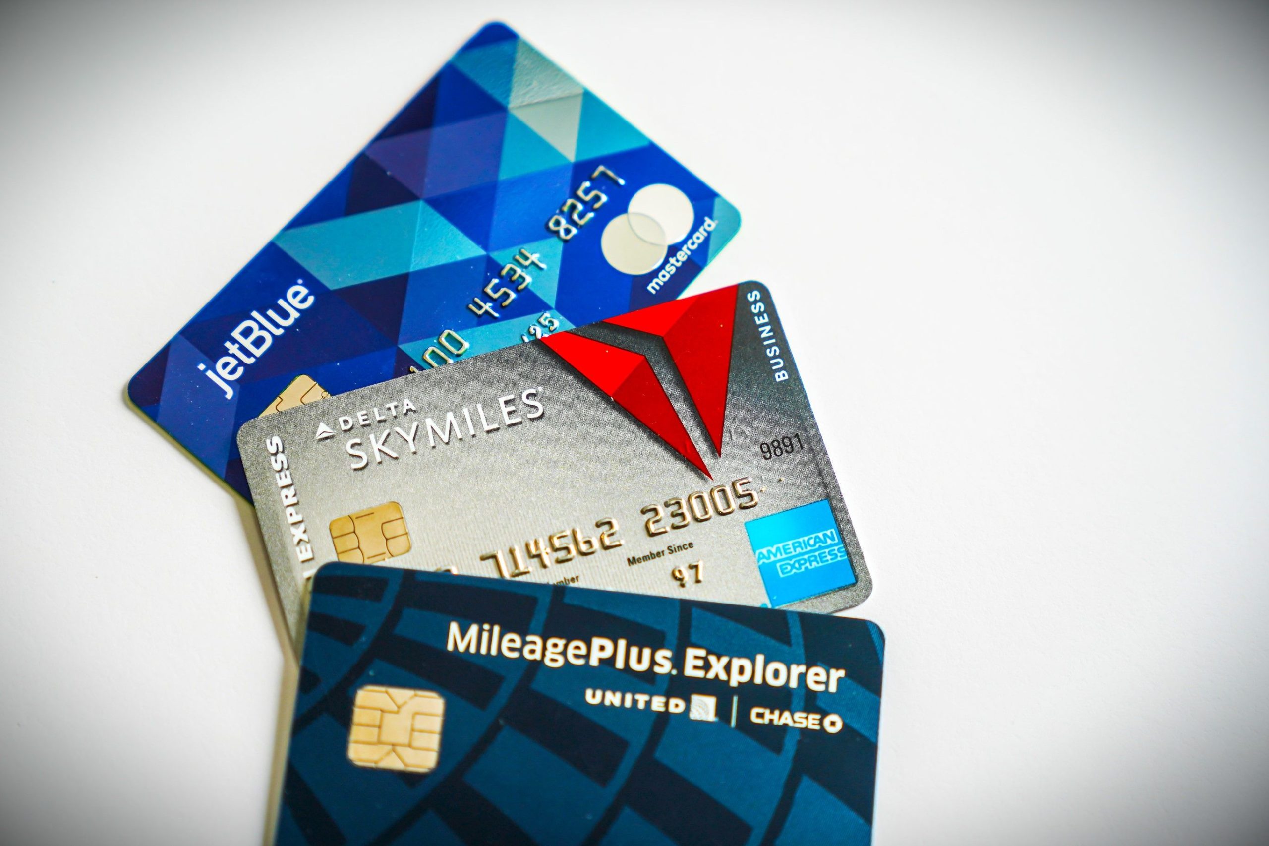 デルタリザーブアメックスカードは、すべての正しい理由で引き続き頭を回し続けています