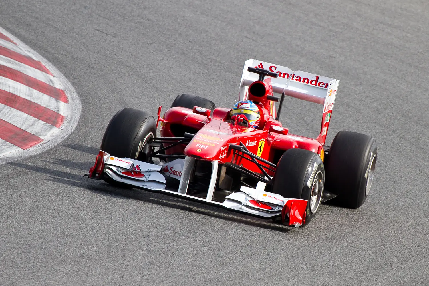 VPNでFormula1を無料でライブで見る方法