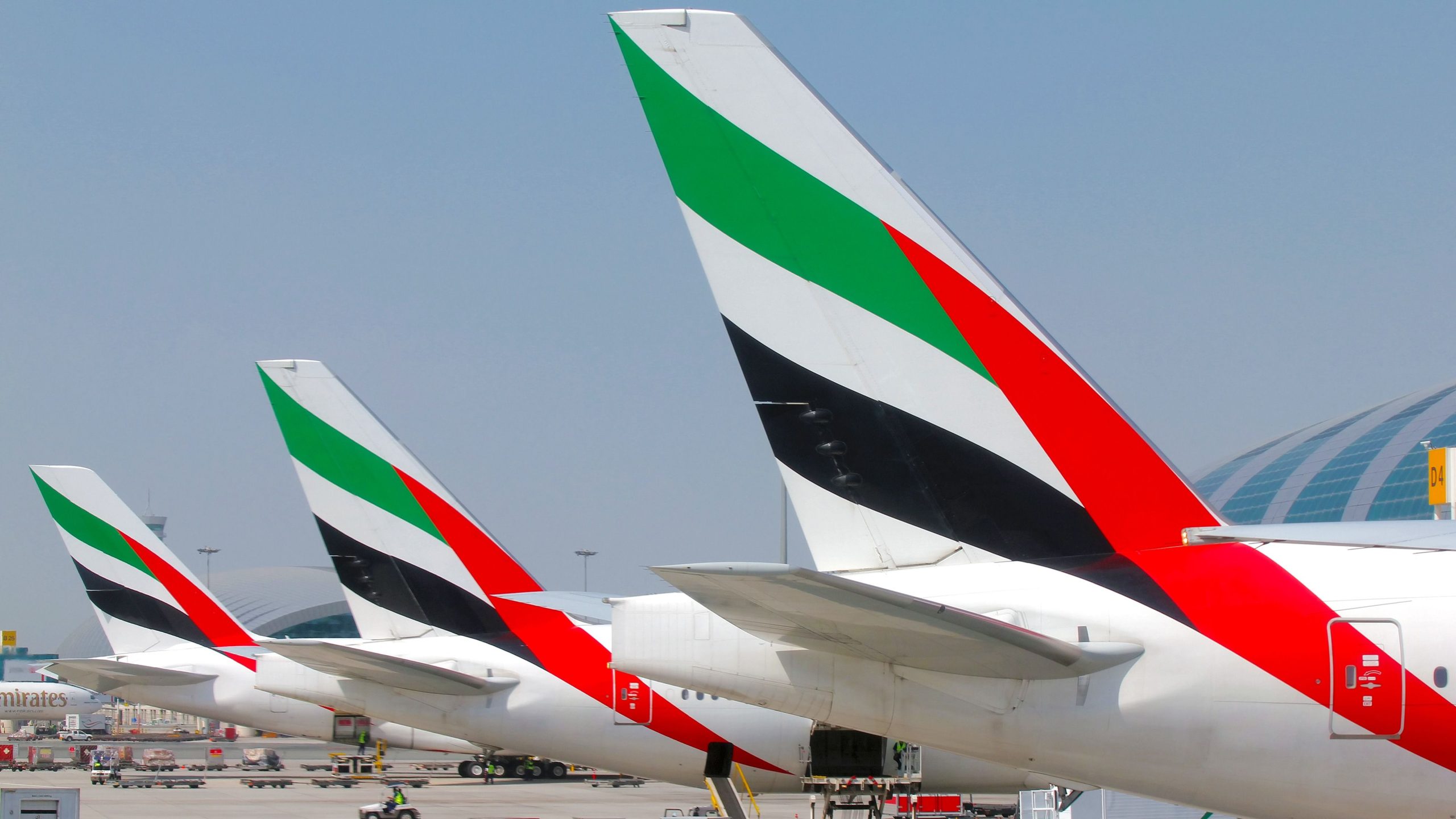 エミレーツグループの投稿は、キャビンの改造投資が支払われるため、H1の利益28億ドルを記録します