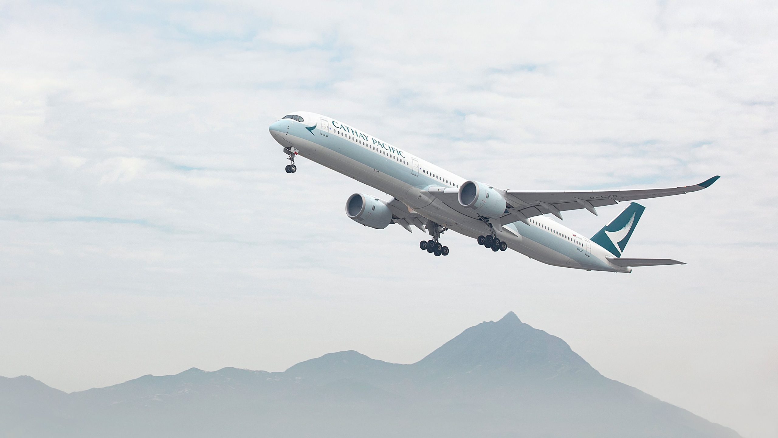 キャセイパシフィックの最新のラウンジが中国フェリー港にある理由