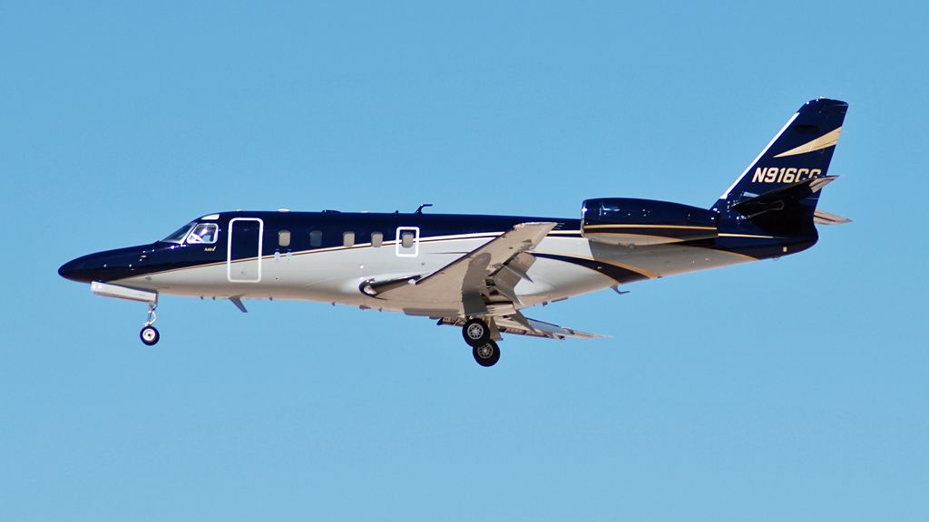 バージニア州のガルフストリーム100クラッシュ後の複数の死亡者