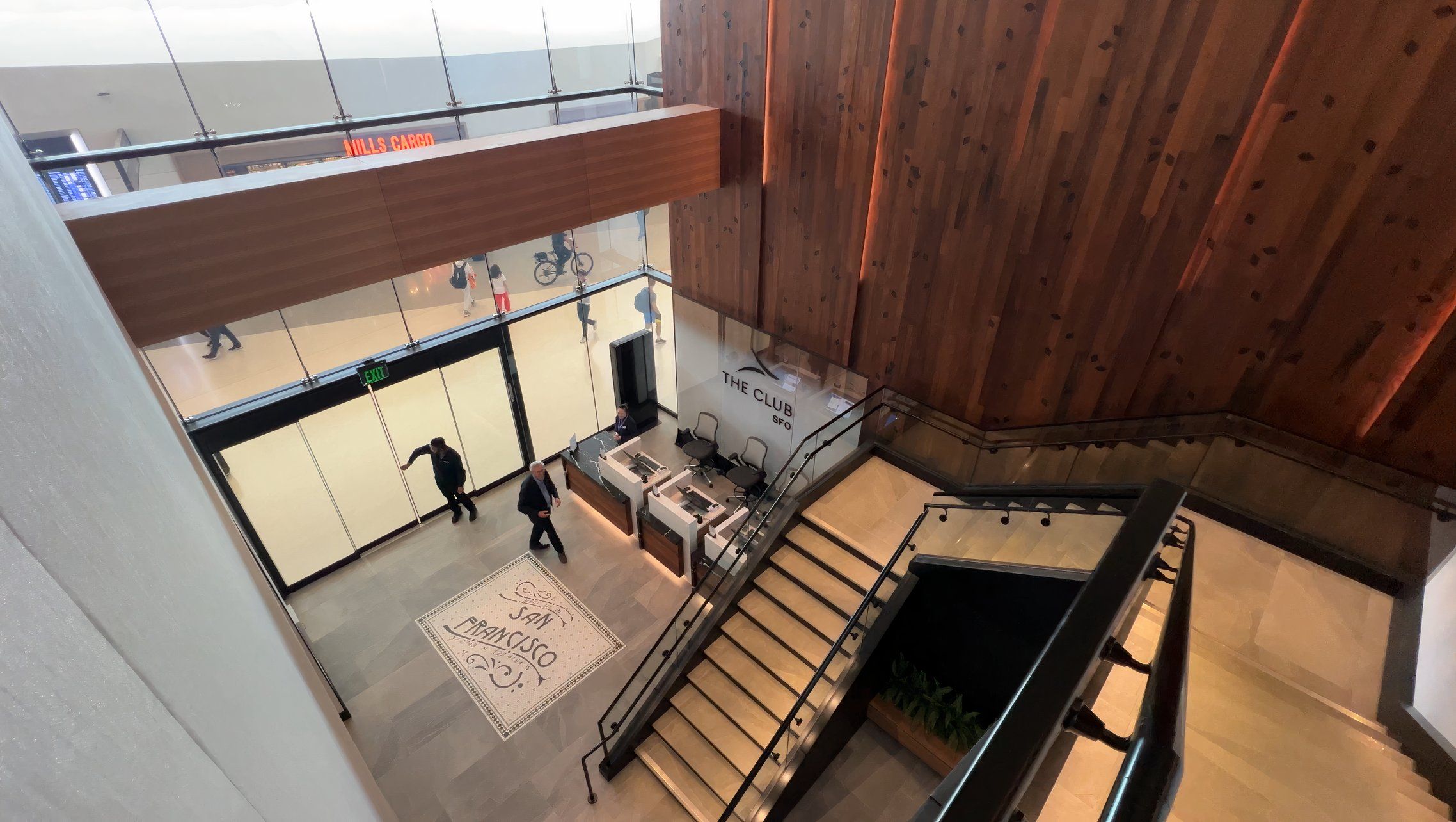 ピークを取る：クラブSFOはサンフランシスコ国際空港で正式にオープンします