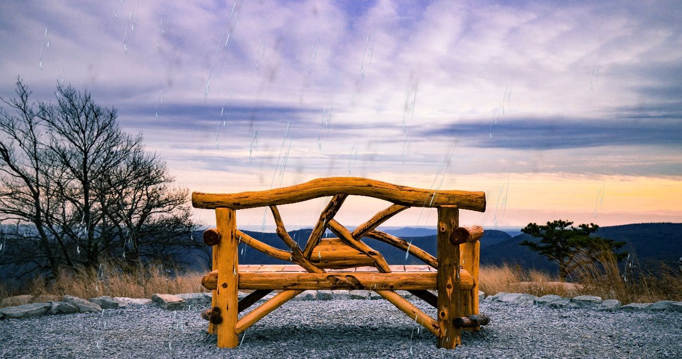 私たちはベアマウンテンの雷雨をハイキングしてしまいました。