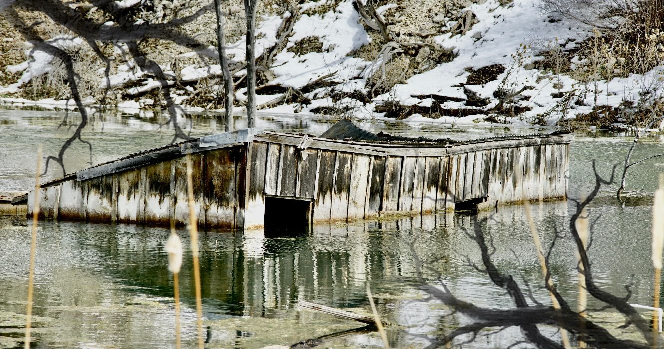 アザリー：不気味なユタのゴーストタウンだけが説明できる写真