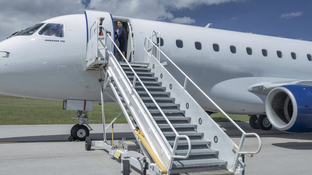 Charter Air Directは、最初のスケジュールされたルートを起動します